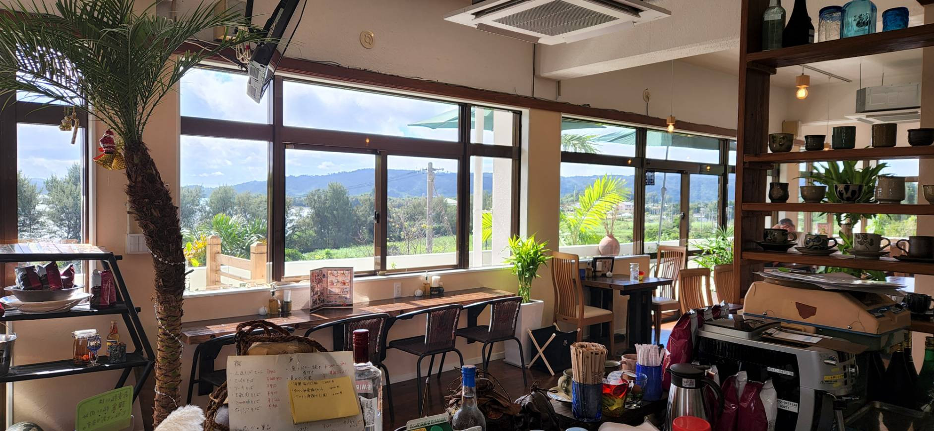 沖縄そばと地魚料理　上原そば