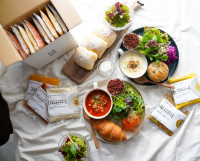 発酵ボーンブロスを使ったスープを種類豊富に提供しています