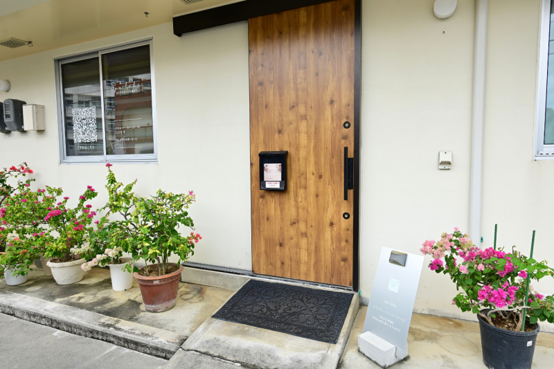 那覇・宜野湾からアクセス◎住宅街にある路面店サロン