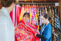 着付けの時間も思い出に。丁寧なサポート付き