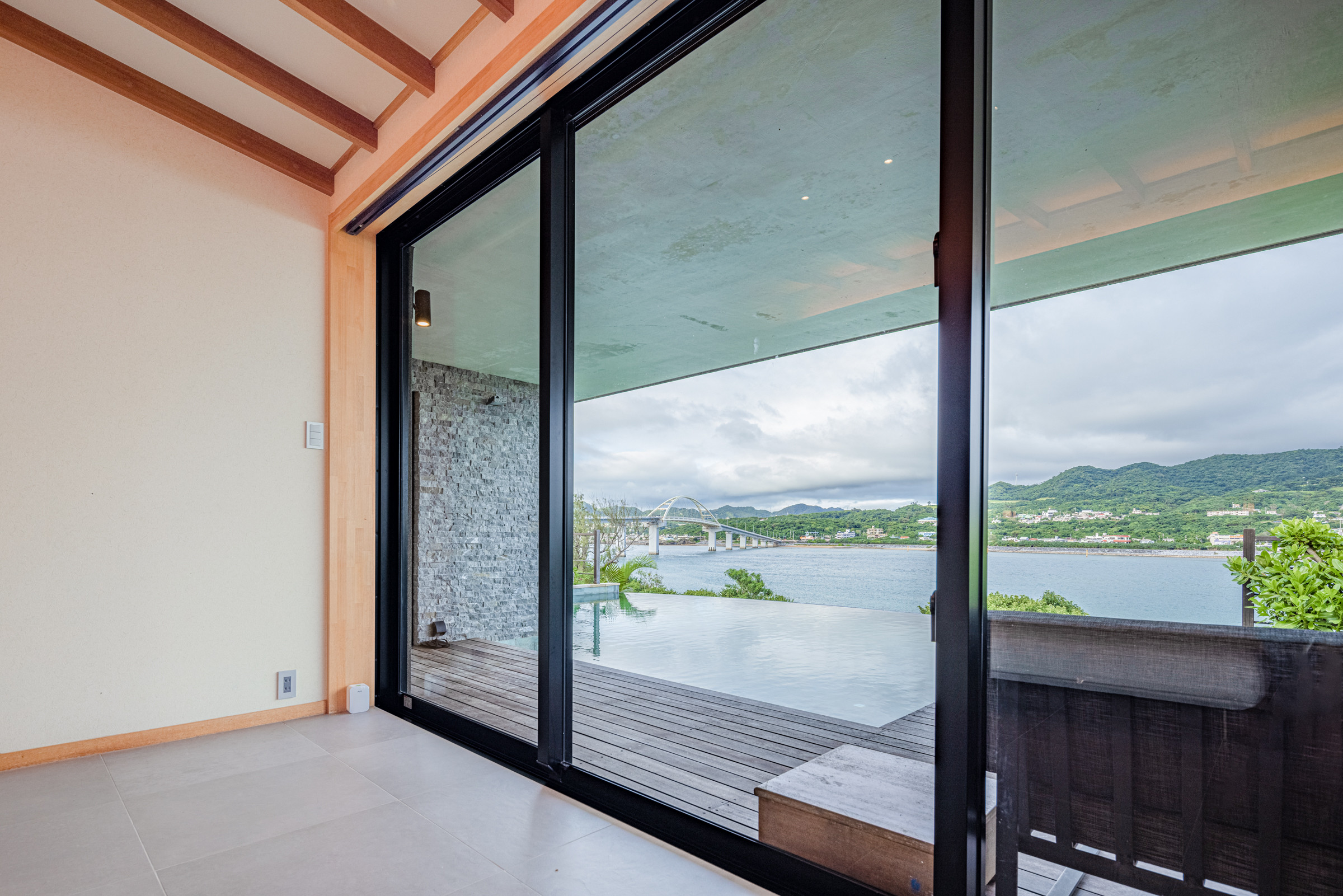 瀬底山水 本館【インフィニティプール付きスイートヴィラ】