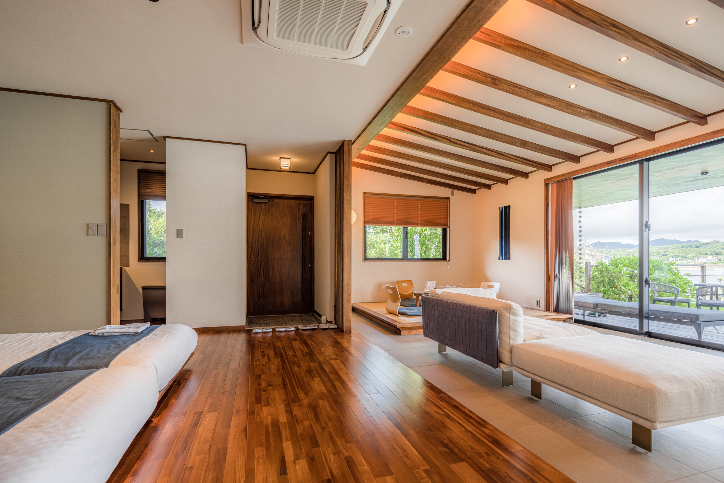 瀬底山水 本館【インフィニティプール付きスイートヴィラ】