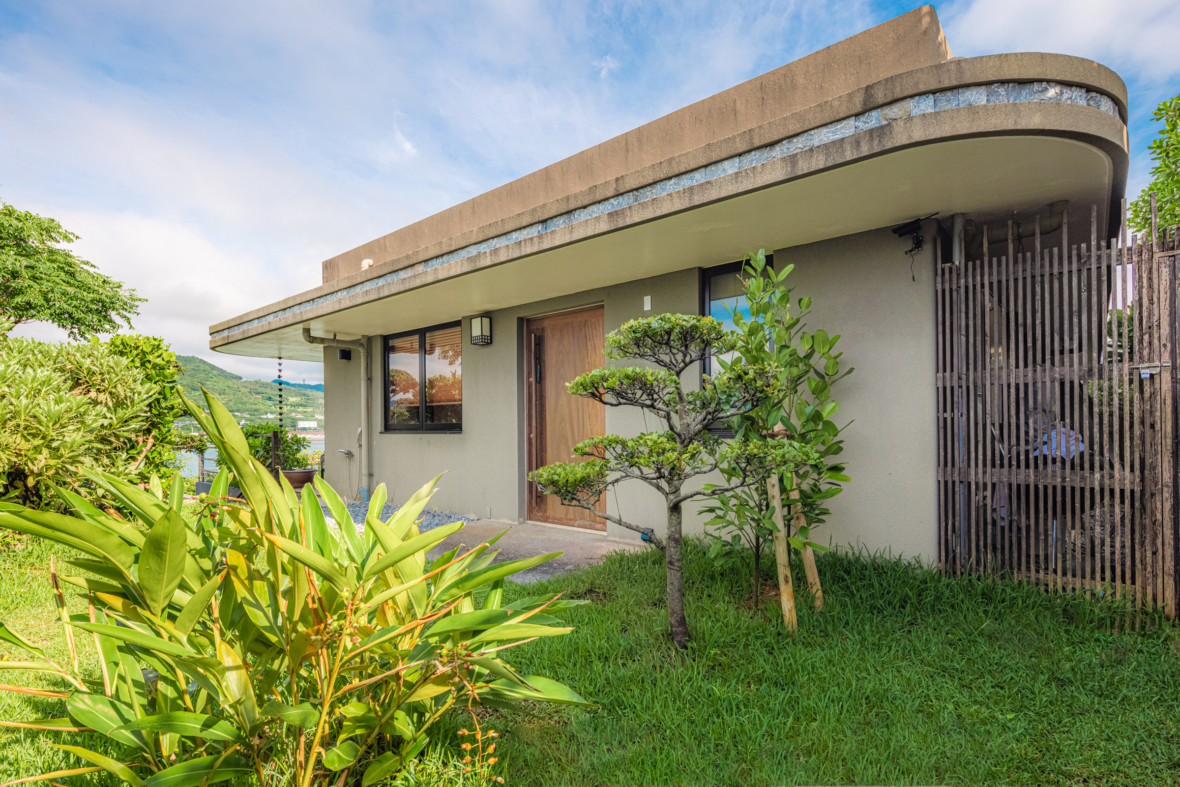 瀬底山水 本館【インフィニティプール付きスイートヴィラ】