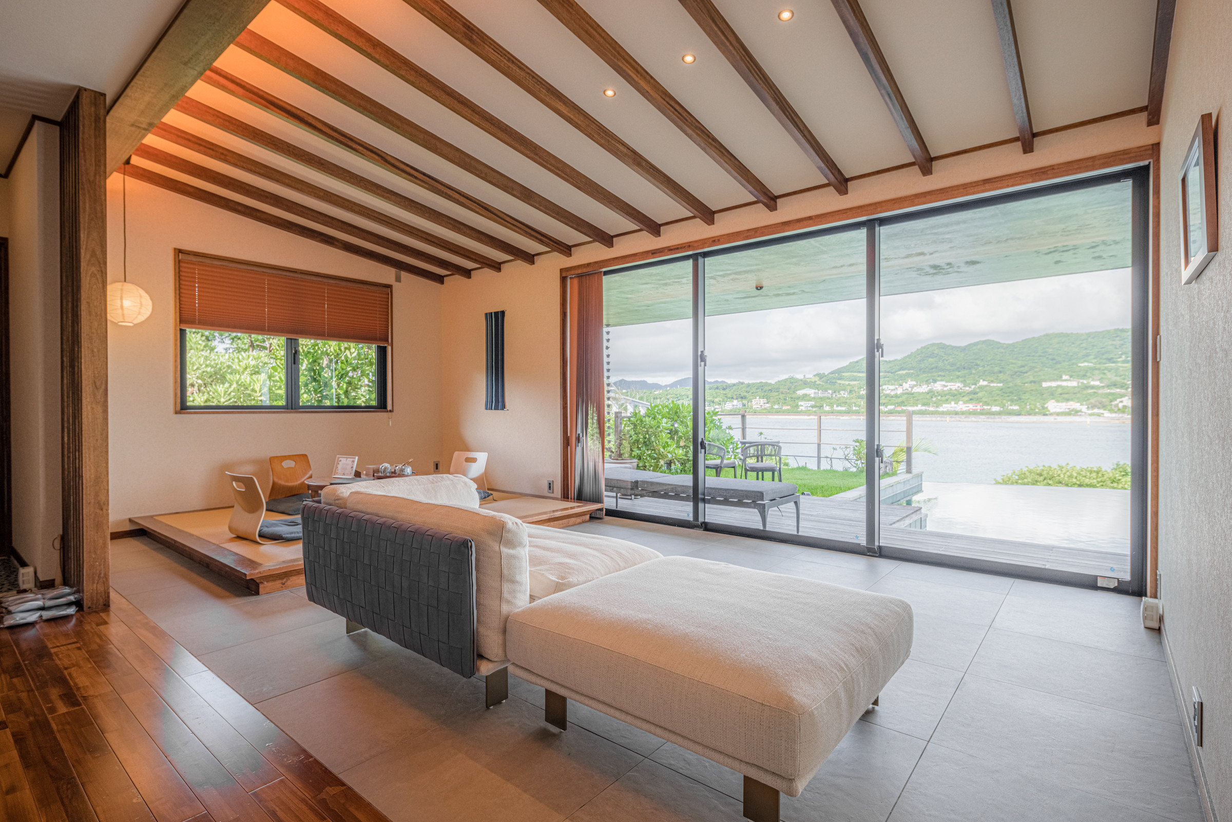 瀬底山水 本館【インフィニティプール付きスイートヴィラ】