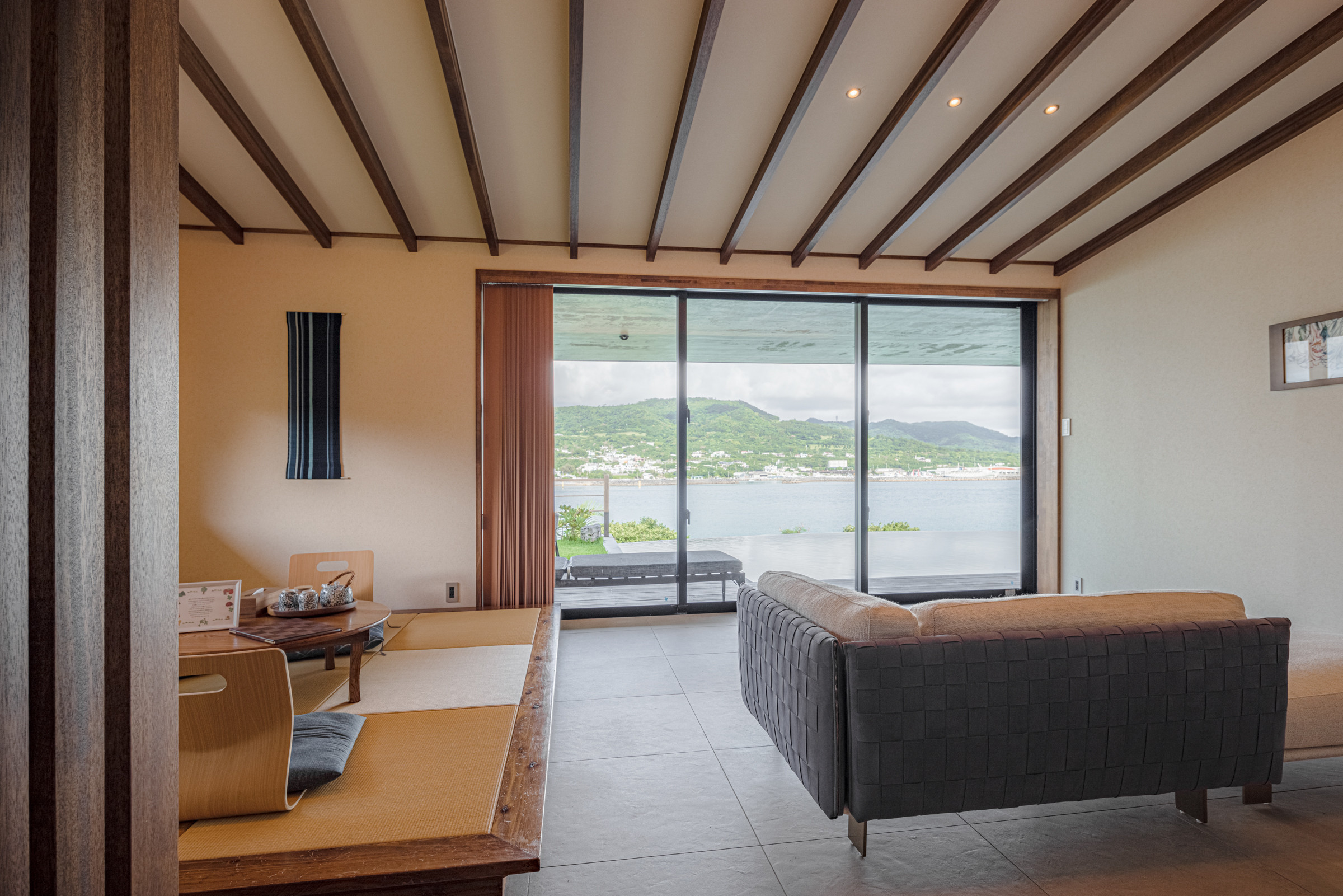 瀬底山水 本館【インフィニティプール付きスイートヴィラ】