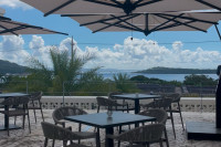 テラス席・カウンター席