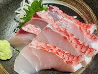 沖縄県産の鮮魚も！「アカマチ」、県産の「生マグロ」、「マクブ」など！