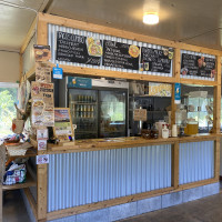 店内席、テラス席をご用意しています