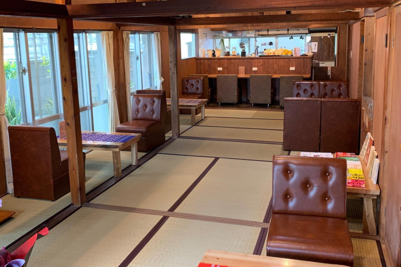 懐かしさを感じる喫茶スペース。