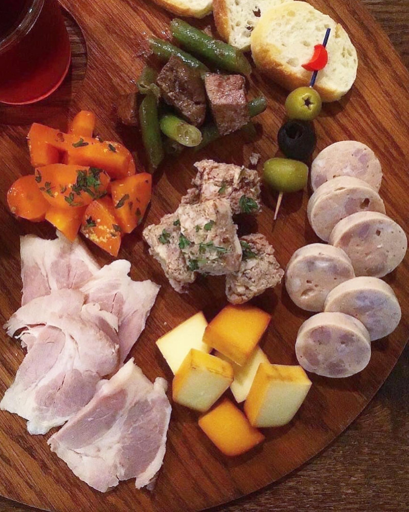 燻製商品やハム、ソーセージなどおつまみに