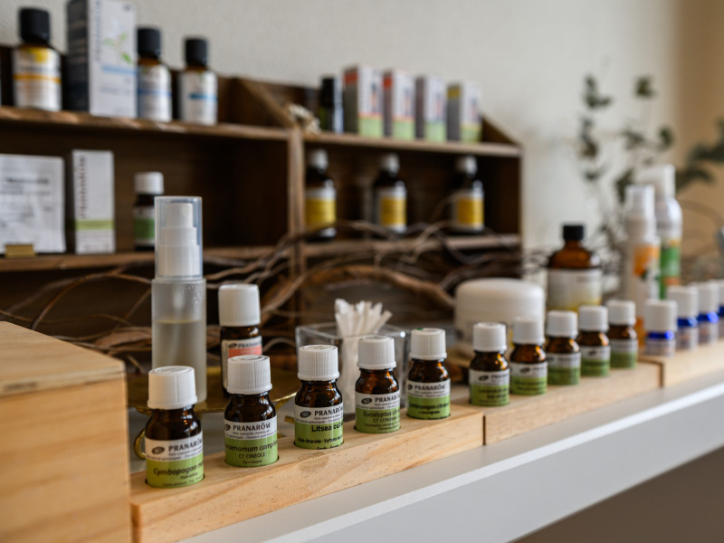 沖縄県産の香りを使い天然100%のオリジナルの香水が作れます