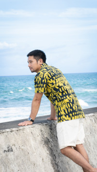 県内のブランドとコラボレーションしたデザインかりゆし