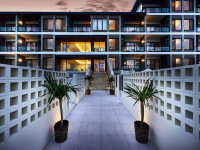 夕暮れとホテル