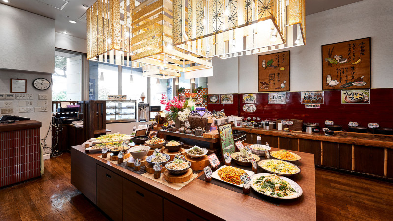 沖縄料理と和洋の朝食ビュッフェ