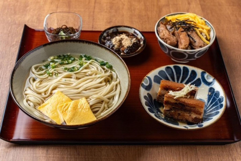 軟骨ソーキそば とろとろ仕立て/そば定食(二)