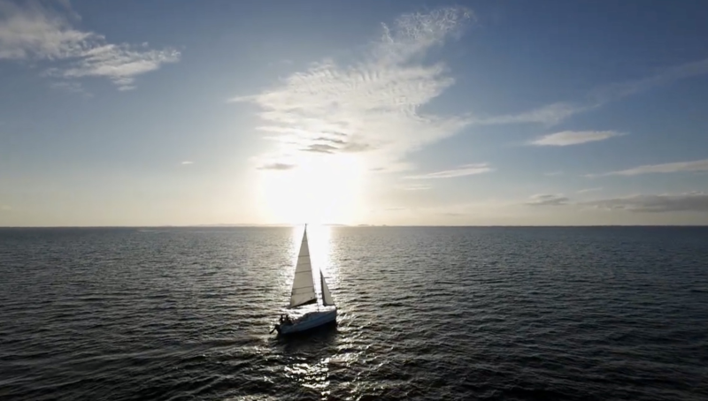 東シナ海に沈む夕日、息をのむほど綺麗です。