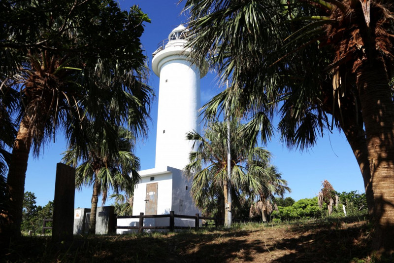 鳩間島灯台