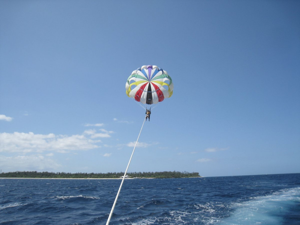 空から沖縄の空と海を満喫できます