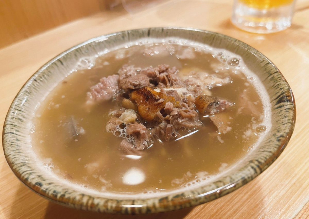 ヒージャー汁（ヤギの骨付き肉や内臓など）