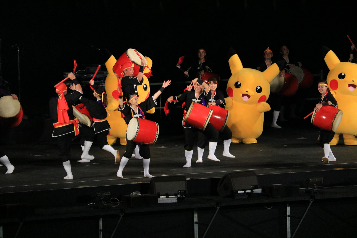 ピカチュウが沖縄に大集合！北谷町でパレード等が開催されました