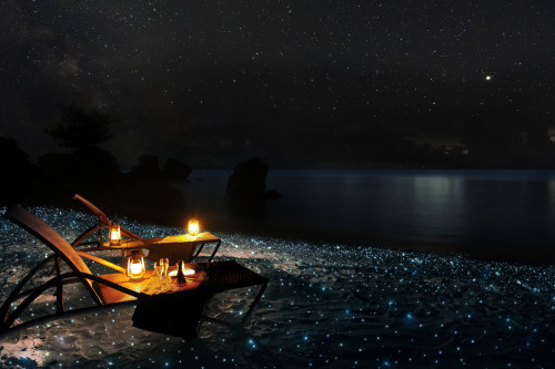 海と星空に抱かれる「てぃんがーらテラス」