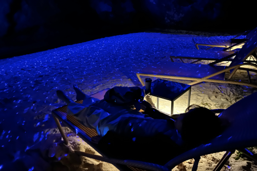 裸足になって解放感を満喫・・・