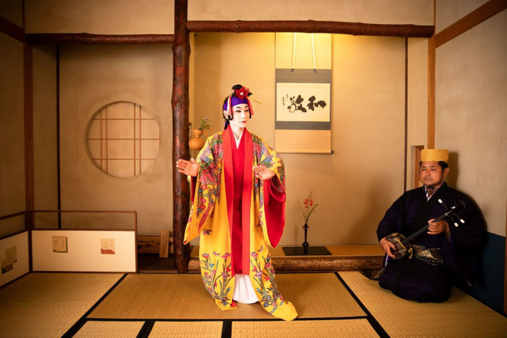 ④琉球王国時代の舞踊を贅沢に鑑賞