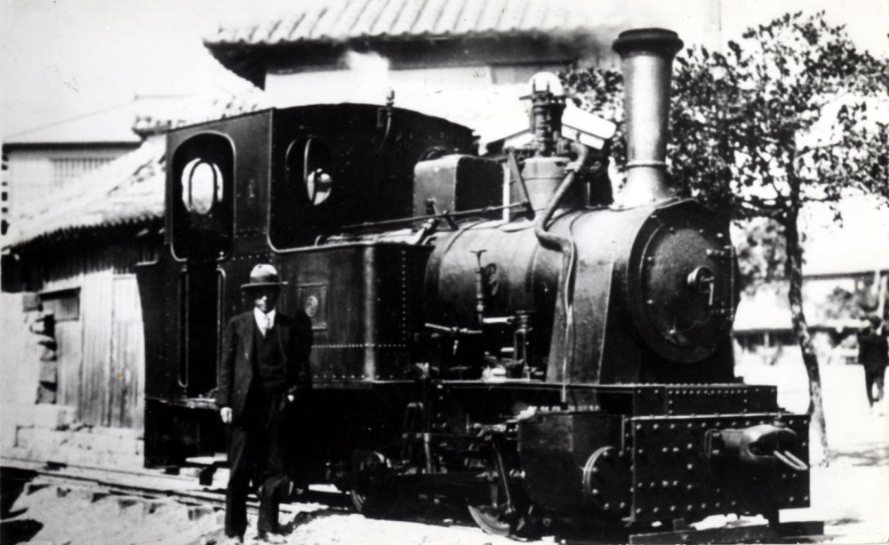 「軽便鉄道機関車」　画像提供：那覇市歴史博物館