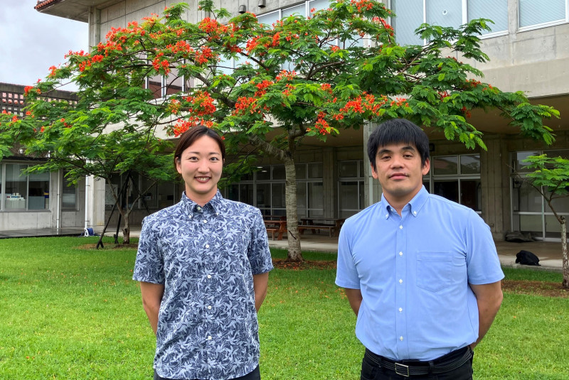 高橋 明子 さん(左)、與古田 惟仁 さん(右)