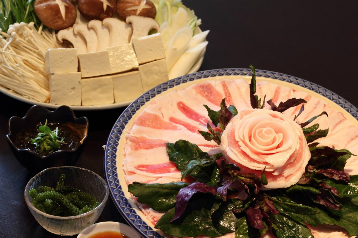 さっぱりとした脂身のあぐー豚はしゃぶしゃぶでも焼き肉でも◎