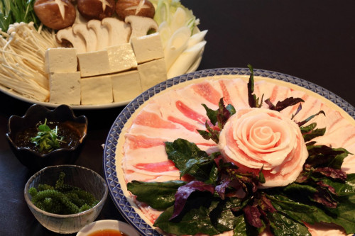 さっぱりとした脂身のあぐー豚はしゃぶしゃぶでも焼き肉でも◎