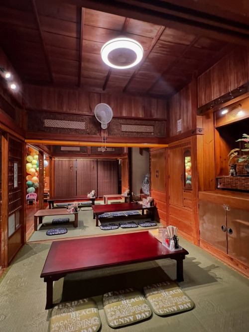 「オジーオバーの家に帰ってきたみたい」と評判の店内