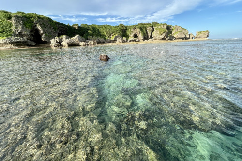 海の透明度がすばらしいです♪