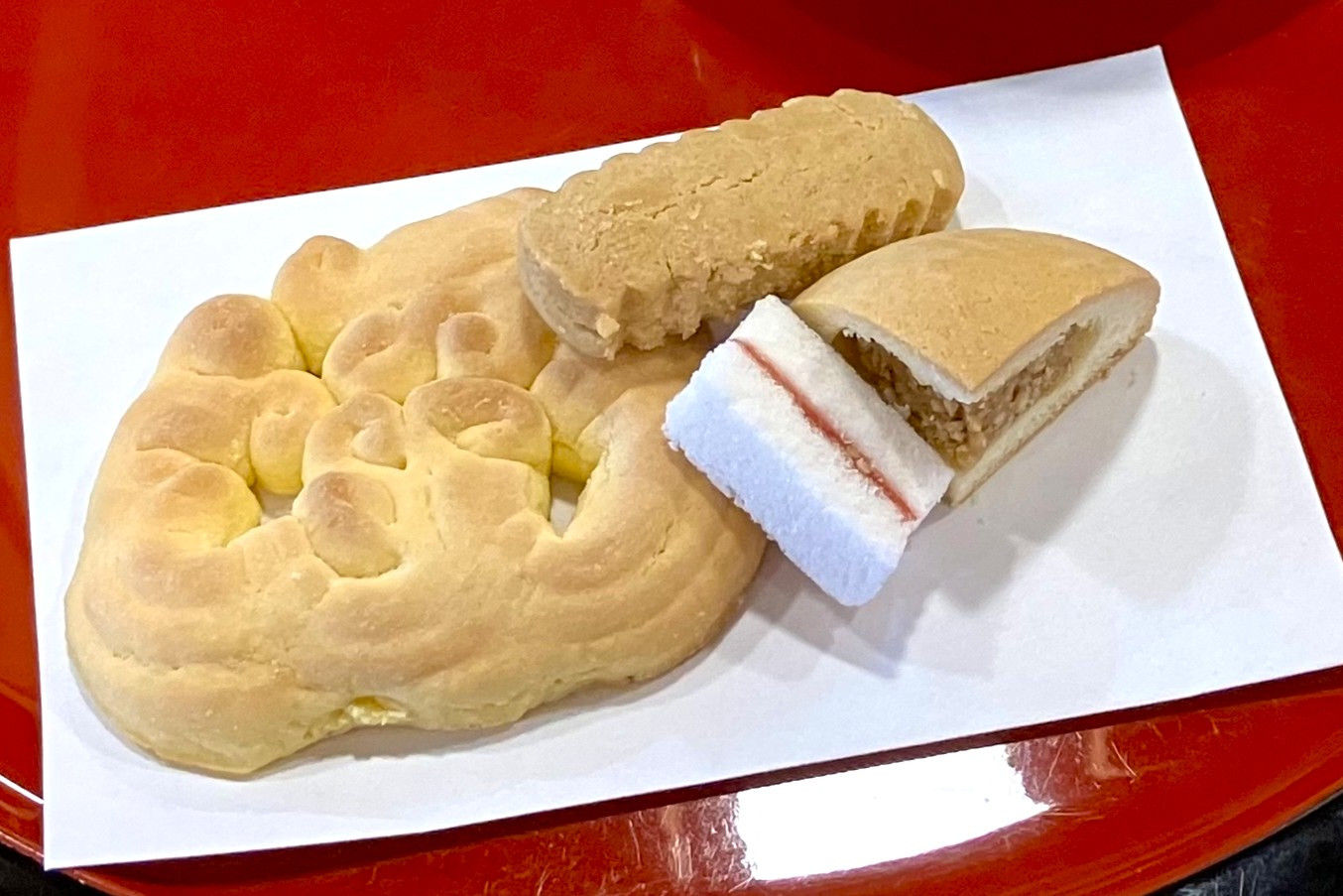 呈茶セット ©国営沖縄記念公園(首里城公園)