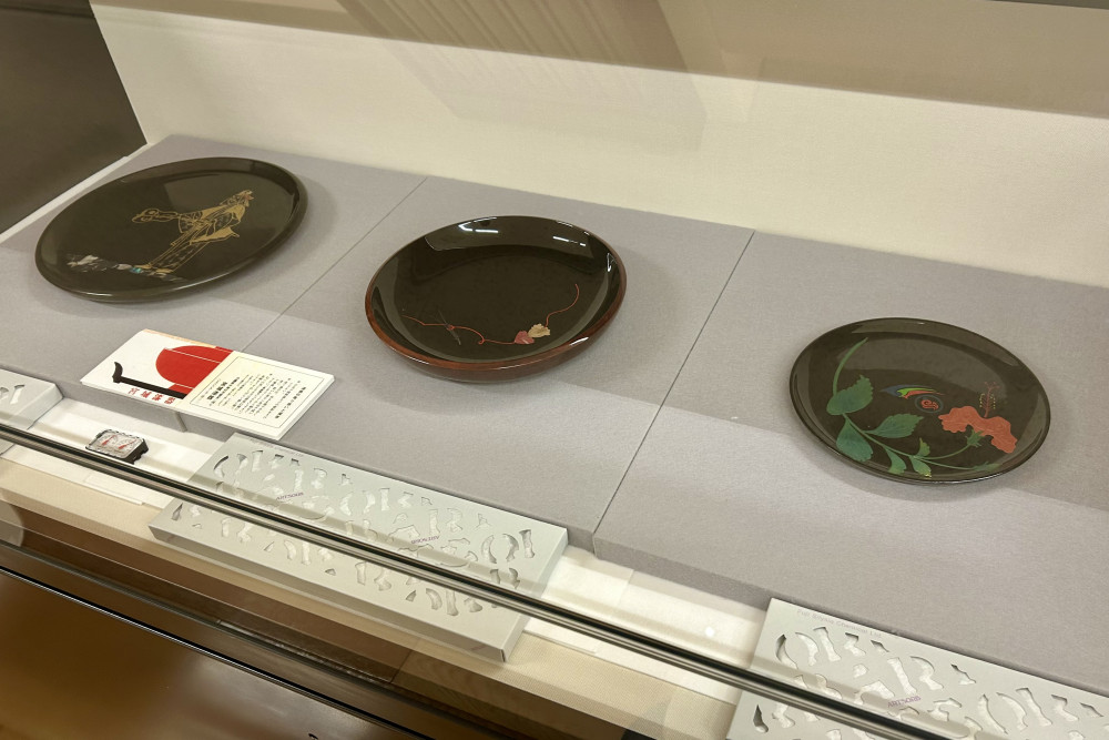 村出身著名人の作品も