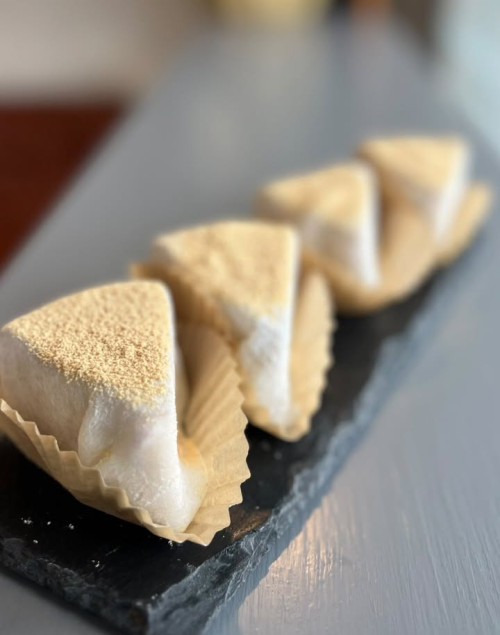 餅包みきな粉チーズ