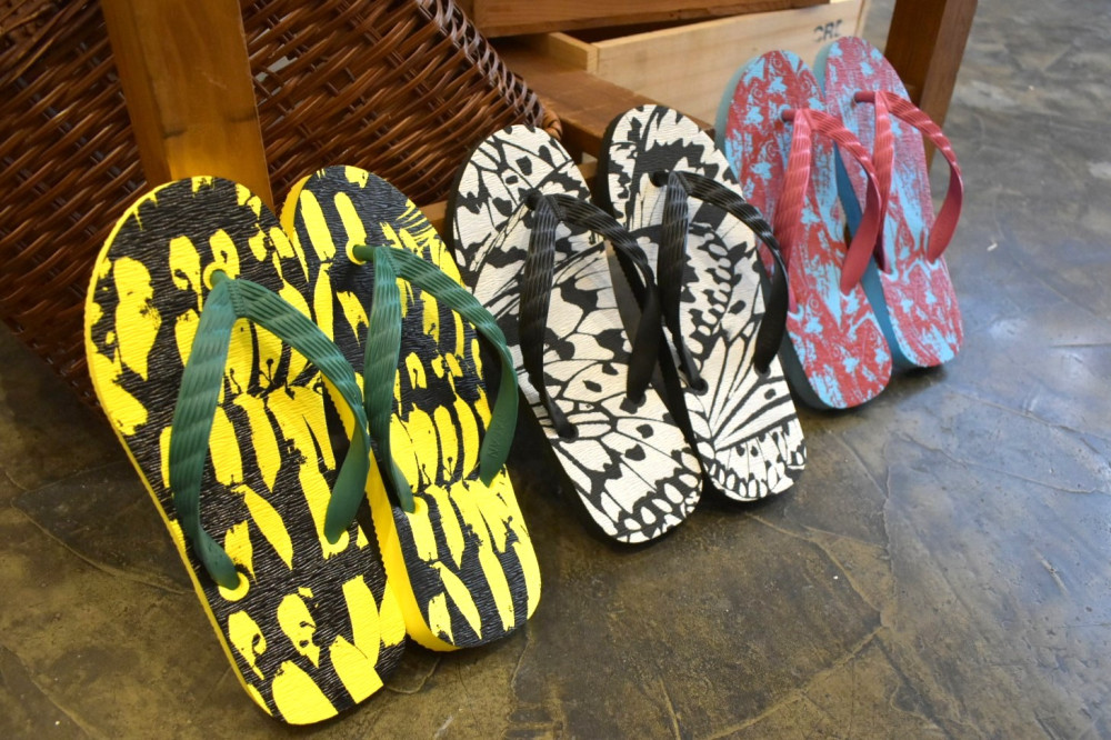 足元から気分が上がる♪　カラフルなビーチサンダル（島ぞうり）