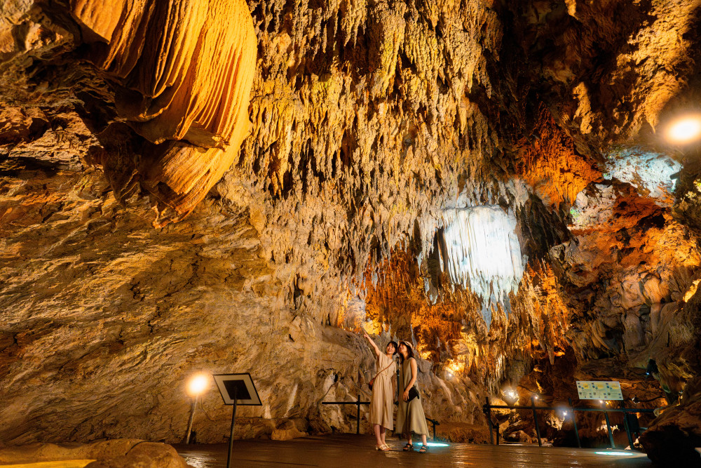 ⇒CAVE OKINAWA　気軽に楽しめる神秘の鍾乳洞!