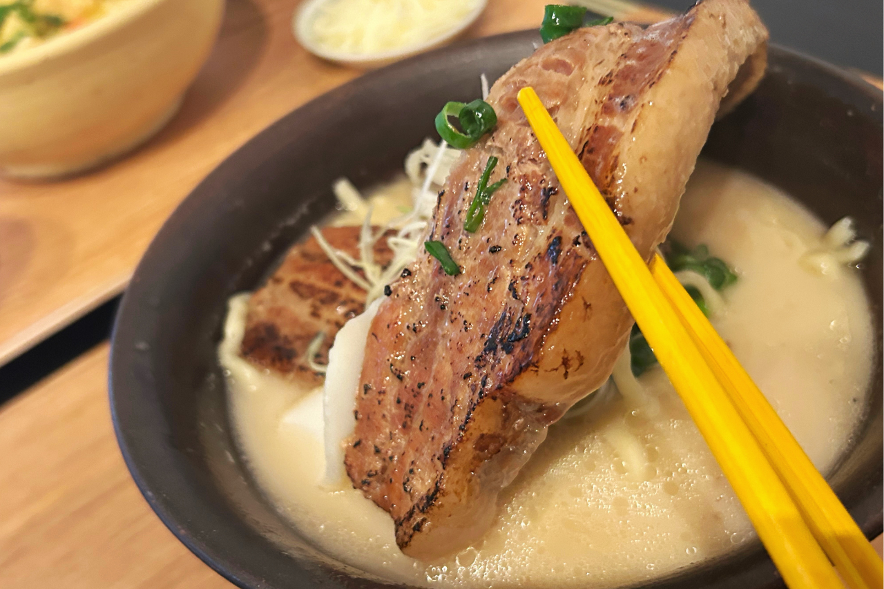 肉厚でジューシーなラフテーは、食べ応え◎