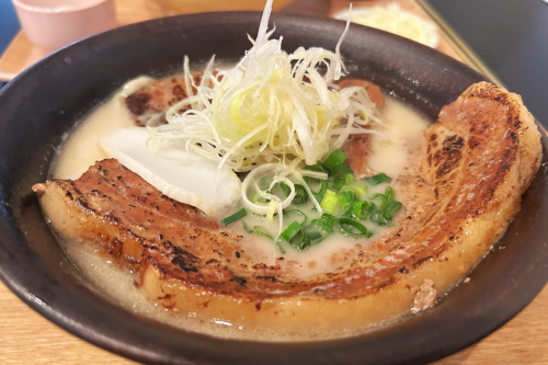 「至高の沖縄そば ラフテーのせ」