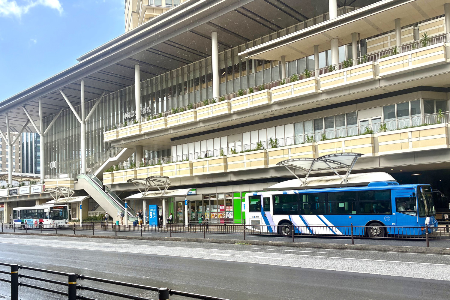 那覇バスターミナル