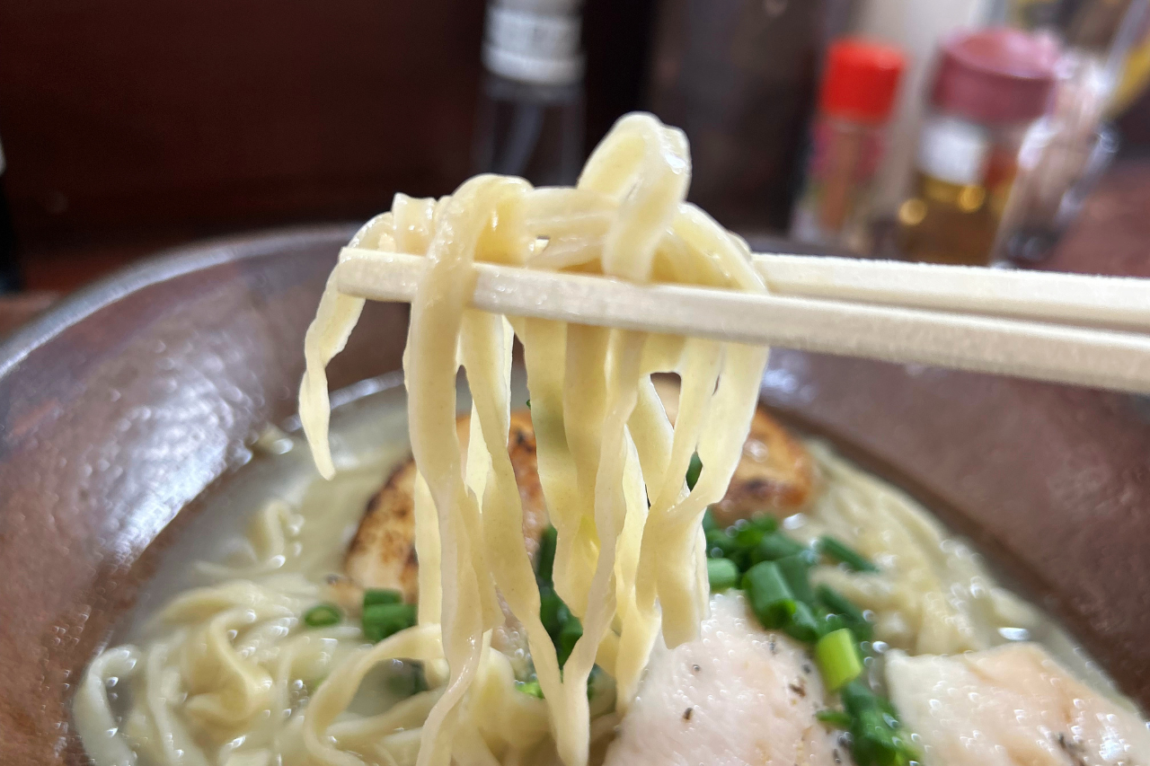 ツルツルの自家製生麺