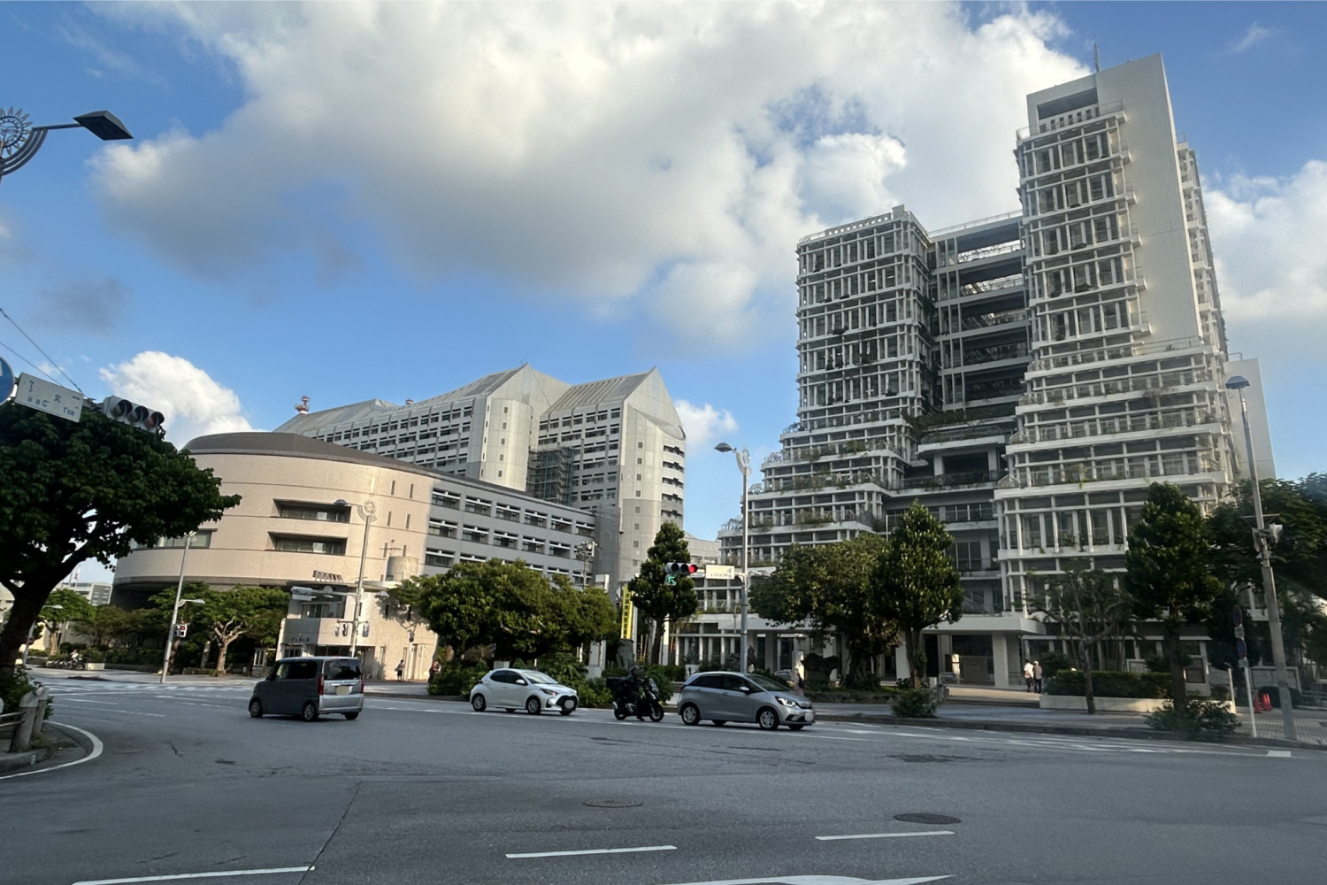 那覇市役所本庁舎