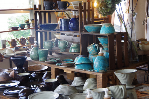 やちむんと暮らしの道具mano