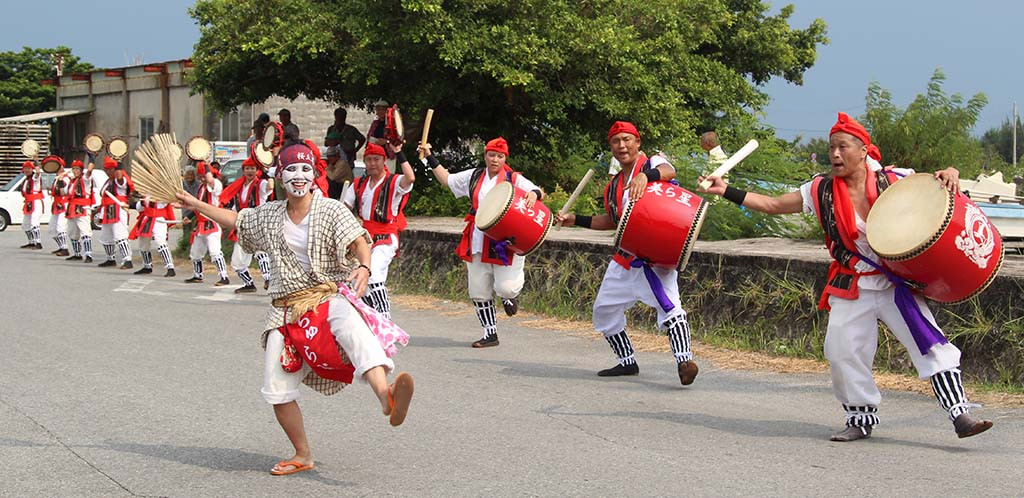 演者と役割 | 沖縄の伝統芸能 エイサー | 沖縄観光情報WEBサイト
