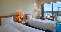 ③宿泊施設に併設